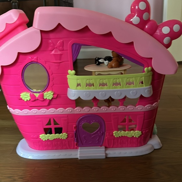 Minnie mouse house - Picture 3 of 4